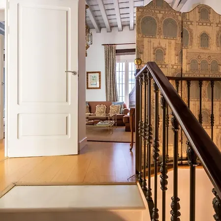 Museum Duplex And Patios, Historical Center, 8 Pax * Séville