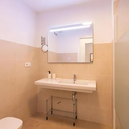 San Hermenegildo Walls By Valcambre Apartment *