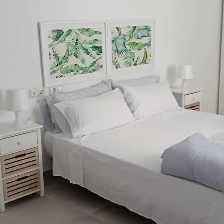 Apartamento Casco Historico Con Atico. Apartment *