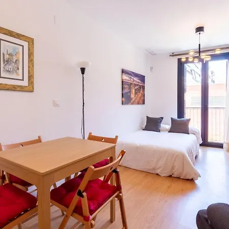 Apartment San Hermenegildo Walls By Valcambre