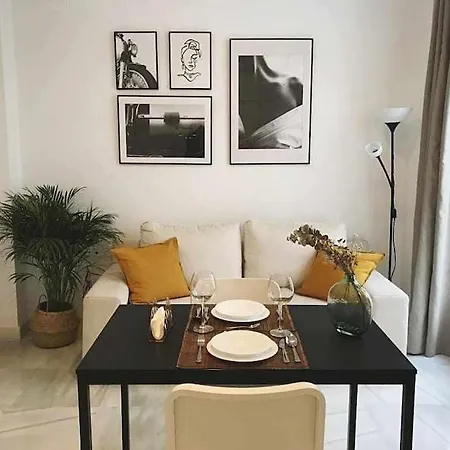 Monkeys Cocos Apartment Seville