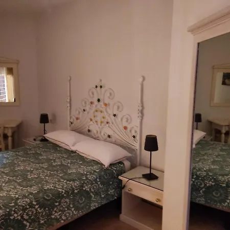 Apartamentos Sevilla Apartment *