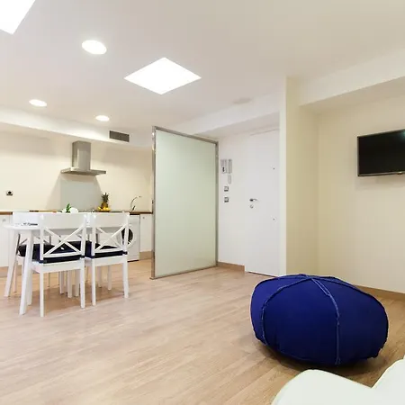 Ole - Albareda 24 Apartment