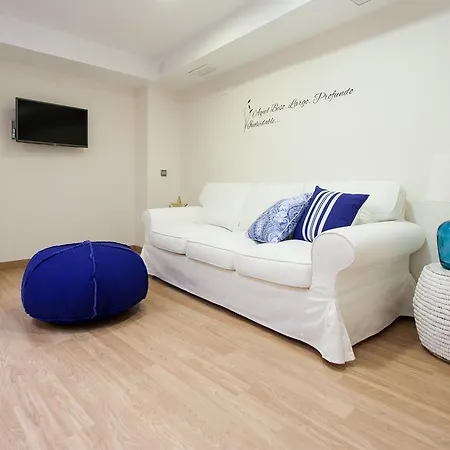 Ole - Albareda 24 Apartment