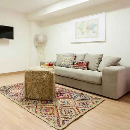 Ole - Albareda 24 Apartmán *