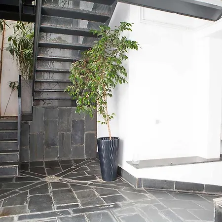 Charming With Pool And Garage Apartamento *