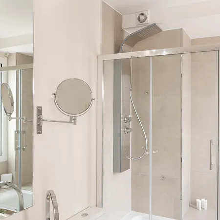 Boutique Elvira Plaza Hotel 3*