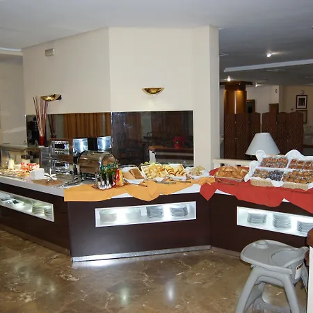 Ξενοδοχείο Pasarela 4*