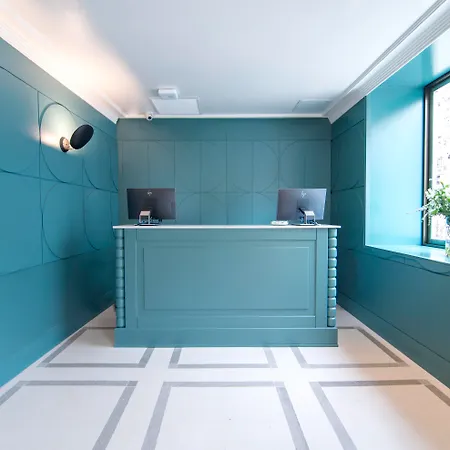 Petit Palace Puerta De Triana Отель 3*