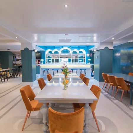 מלון Petit Palace Puerta De Triana