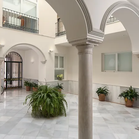 Apartahotel Plaza