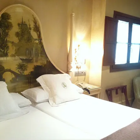 Sacristia De Santa Ana Hotel 3*