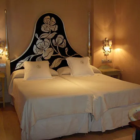 Sacristia De Santa Ana Hotel 3*