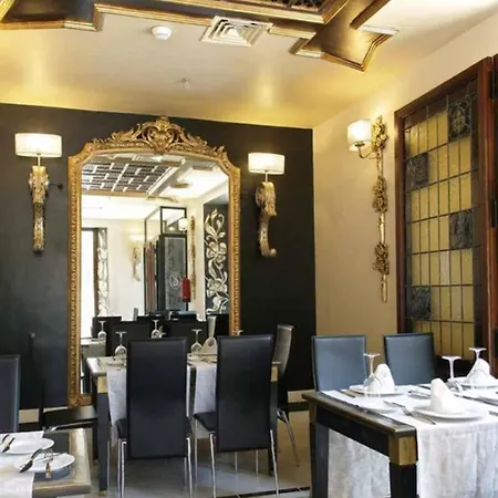 Sacristia De Santa Ana Hotel 3*