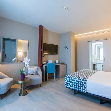 America Hotel 4*