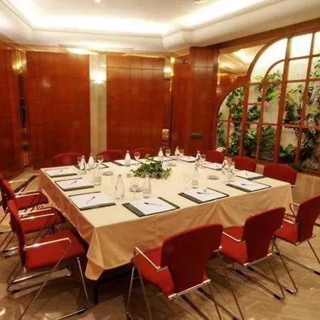 America Hotel 4*