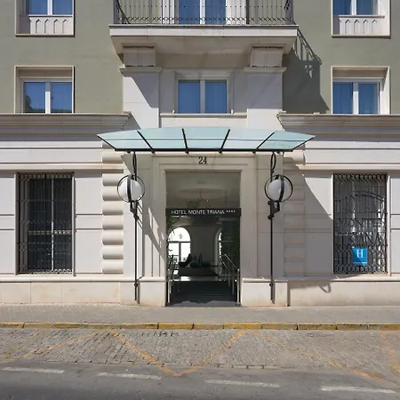 Monte Triana Hotel 4*