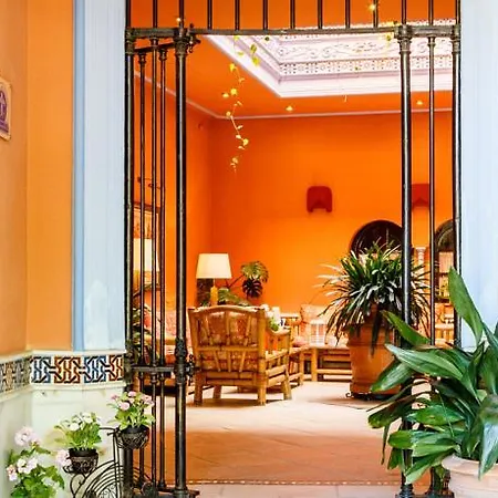 מלון Patio De La Alameda סביליה