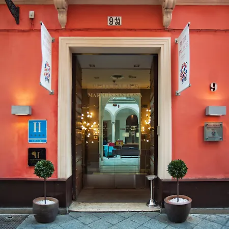 Petit Palace Marques Santa Ana Szálloda