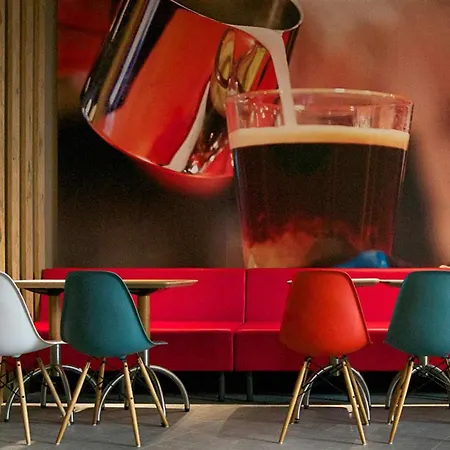 Ibis Hotel *