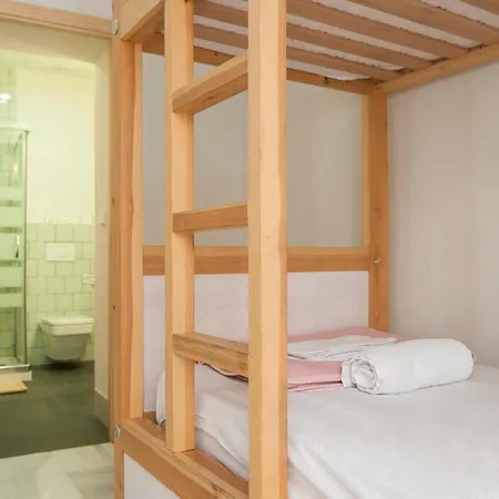 Hostel The Nomad Hostel&pension