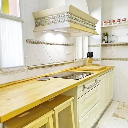 Apartment Beyourself By Sevillaluxurysuites Seville