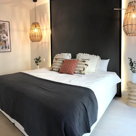 Magna Aparthotel 2*