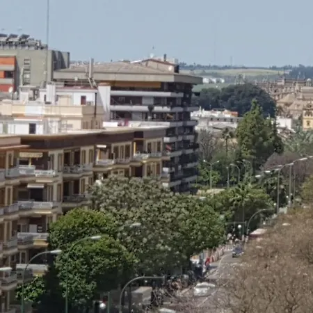 Nuevo 3 Y Vista A La Giralda Junto A Sanchez Pizjuan *