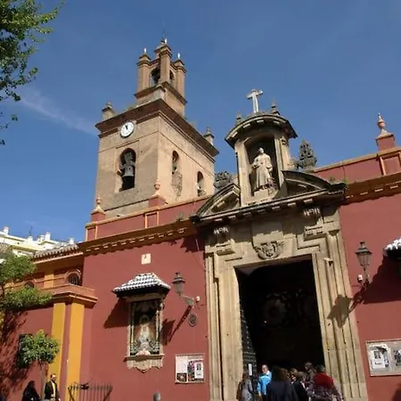 Puerta De San Juan Apartment *
