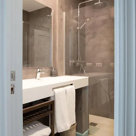 Plaza Nueva 2 Bedrooms & 2 Bathrooms *