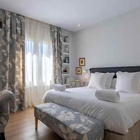 Plaza De Espana Deluxe By Valcambre Apartment