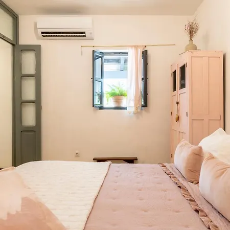 Andalusian Courtyard Apartment *