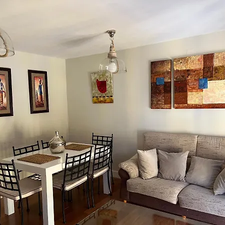 Apartment En Luis Montoto, Nervion. Centrico