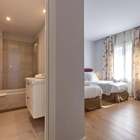 Plaza De Espana Deluxe By Valcambre Apartment