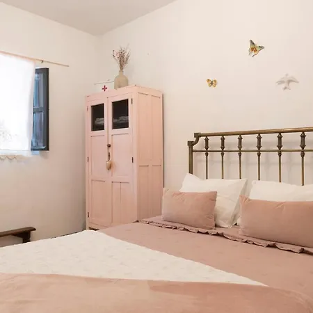 Andalusian Courtyard Apartment Seville