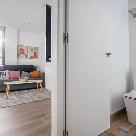 Nervion 2 - Vacacional Apartment *