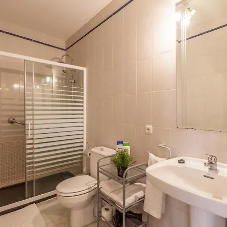 Gavidia Center Premium Suites, Free Parking Apartment *