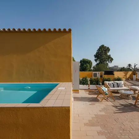 Numa Prestigio Aparthotel