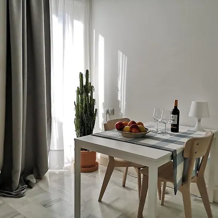 White Loft Alameda Apartment *
