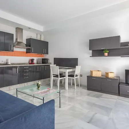 First Floor Near Macarena Church Apartment *