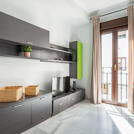 First Floor Near Macarena Church Apartment