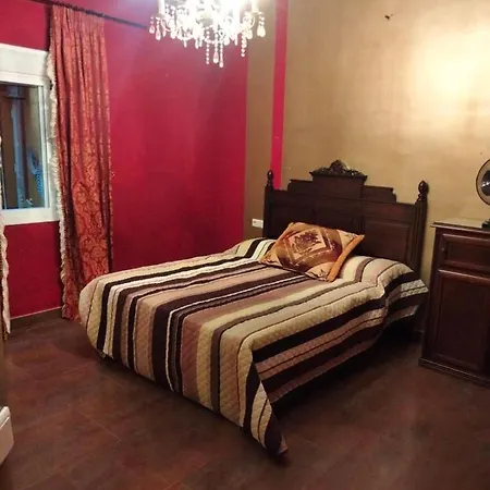 En Pleno Centro De 3 3 Banos Privados Marchena (Seville)