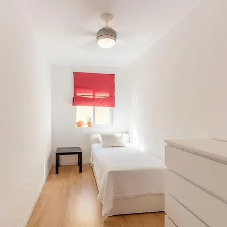 Colours And Garage Historical Center 4 Pax Apartment Seville