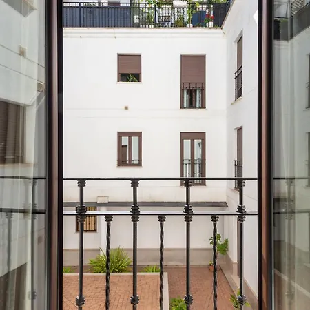 Apartment First Floor Near Macarena Church