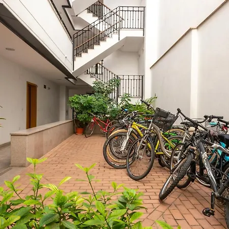 Apartment First Floor Near Macarena Church