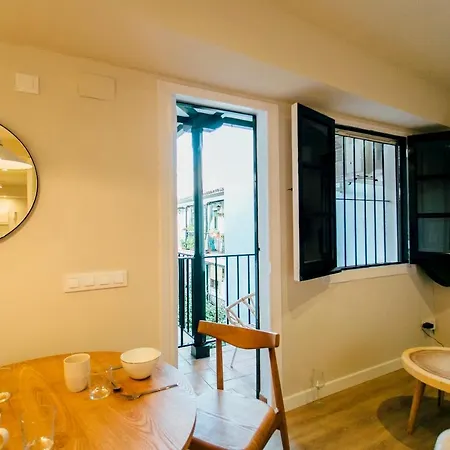 Apartment 1bd 1bth - Center- Alfalfa