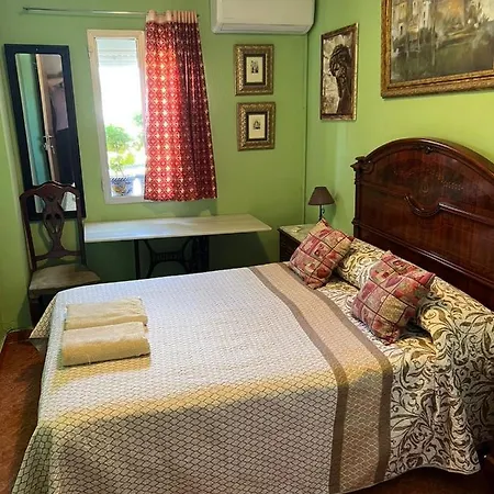 Bonitas Habitacions En Piso Compartido Casa Antonio * Севилья