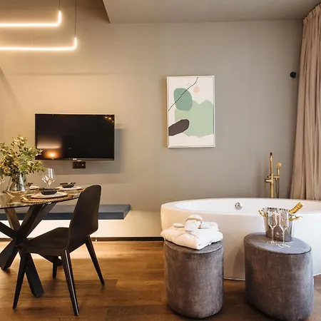 Muralla By Lola *