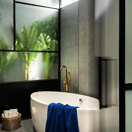 Apartment Muralla By Lola Seville