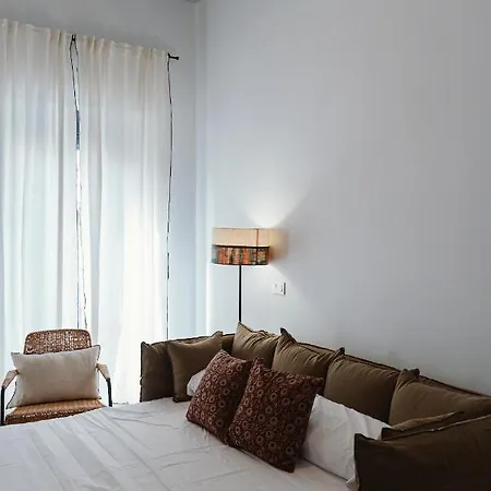 O&l Punonrostro Bright Minimalist Apartment